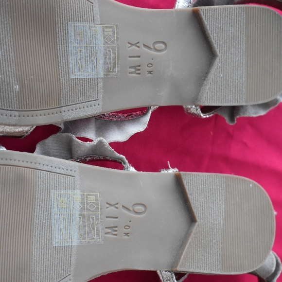 Shoes - Picture 3 of 4